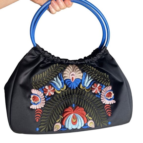 Adrienne Vittadini Embroidered Bag Black Satin Floral Pattern Boho Hobo New - Picture 6 of 14